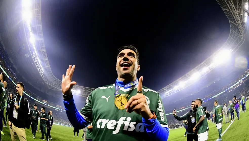 Abel Ferreira e Dorival Jr estão entre os melhores técnicos do mundo segundo órgão internacional