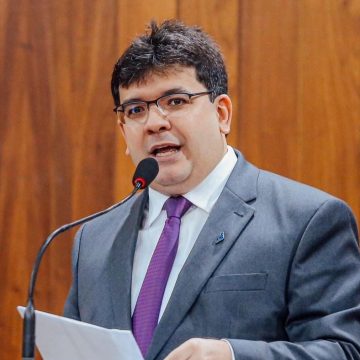 Rafael Fonteles anuncia a contratação de 1.600 policiais em 2023