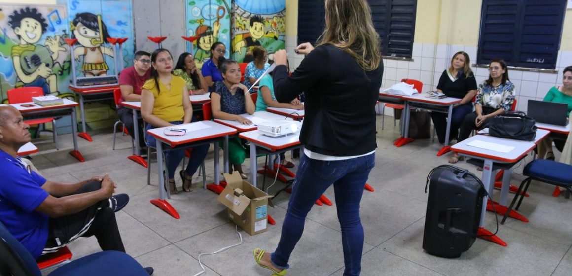 E. M. Pe Ângelo Imperialli tem atividade de educação inclusiva na programação do planejamento pedagógico