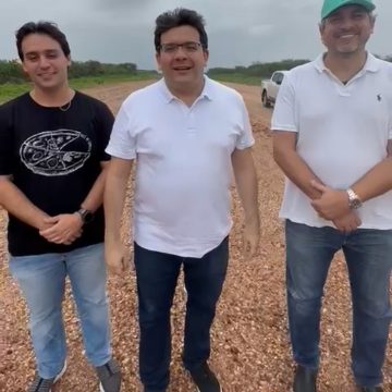 Governador Rafael visita aeródromo de Cajueiro da Praia e fala do impacto da obra para o turismo