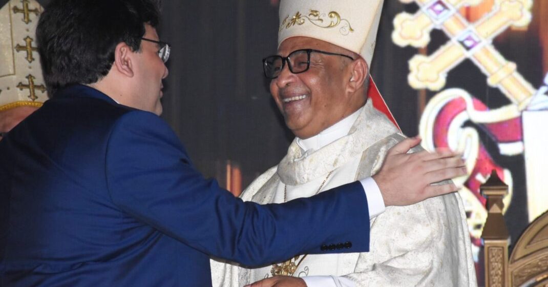 Rafael Fonteles partipa da posse do novo arcebispo de Teresina e reforça parceria com a igreja católica