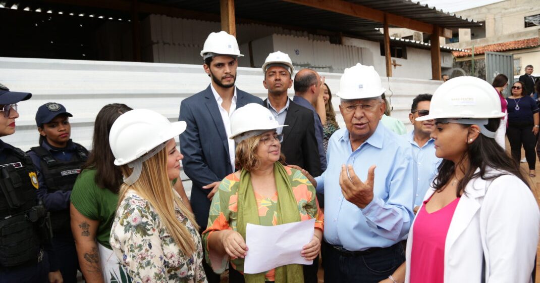 Ministra Cida Gonçalves visita obras da Casa da Mulher Brasileira em Teresina