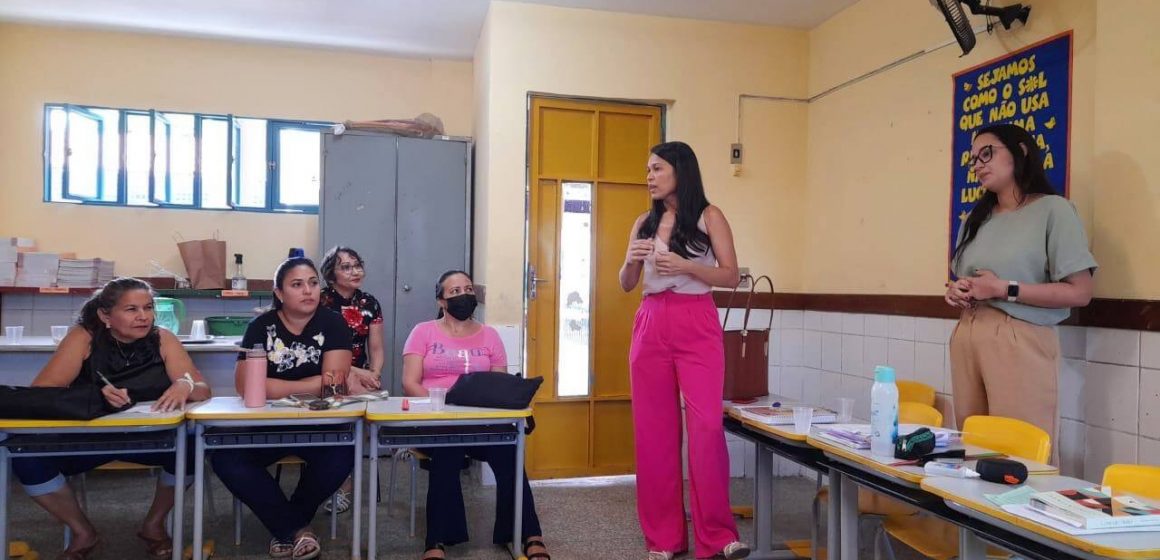 CMAM realiza ações socioeducativas com escolas e famílias