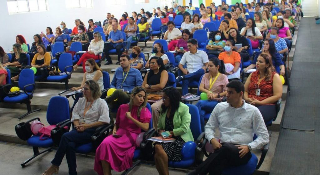 Pedagogos participam de formação sobre sistema de avaliação da Rede Municipal de Ensino de Teresina