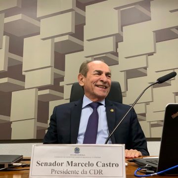 Marcelo Castro é eleito presidente de comissão no senado