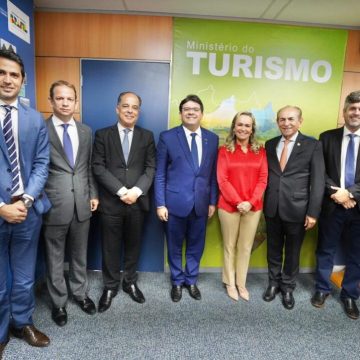 Diretor da Piauí Fomento discute com ministra do Turismo aumento de crédito para o setor