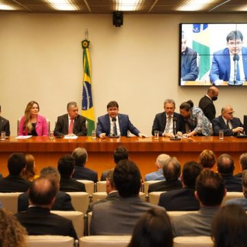 Governador Rafael trata em Brasília sobre a Transnordestina com deputados do Piauí e Ceará