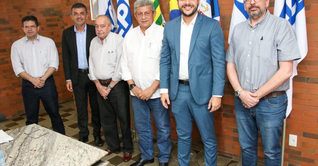 Governo discute propostas de educação profissional com representantes do Sistema S