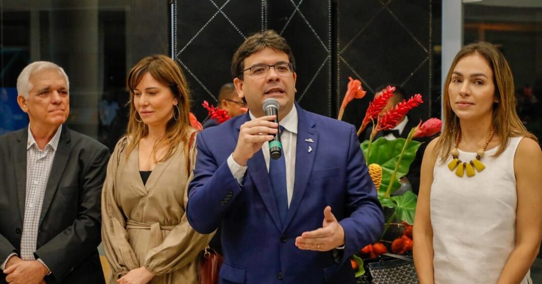 Rafael Fonteles participa do lançamento de livro que conta história de Themístocles Filho