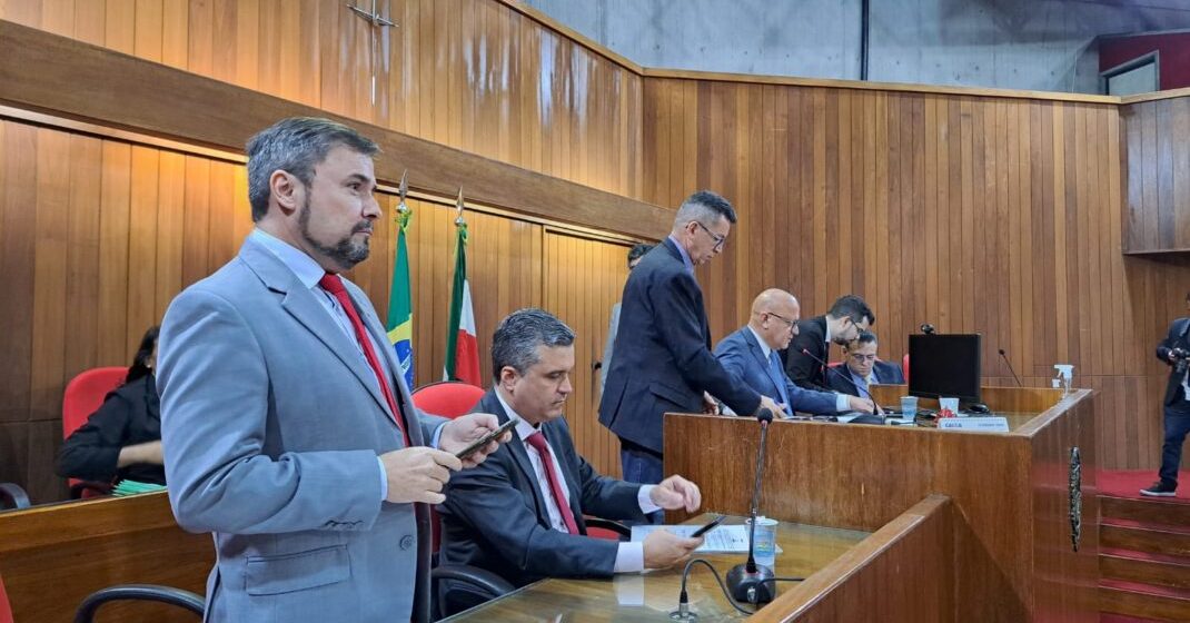 Assembleia aprova empréstimo junto ao Banco do Brasil e viagem do governador à Europa