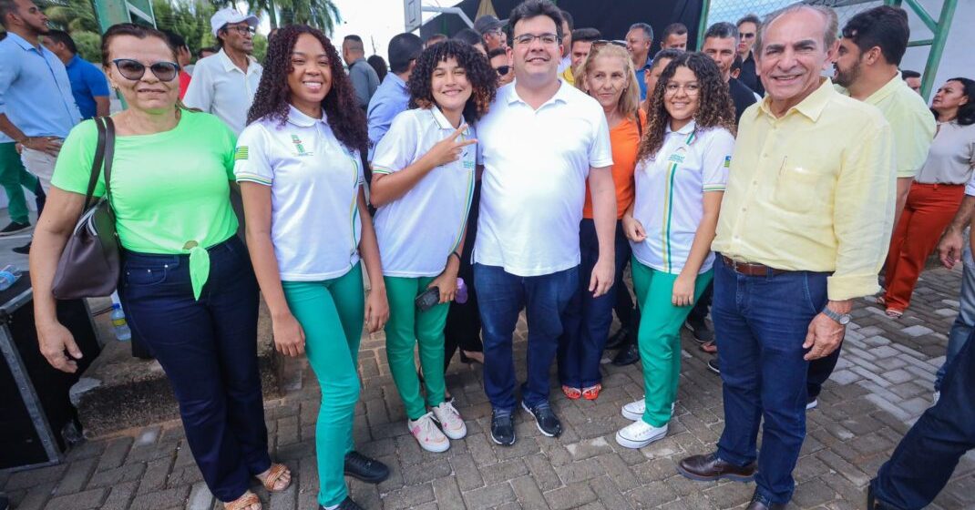 Governador Rafael Fonteles inaugura escolas em São Raimundo Nonato