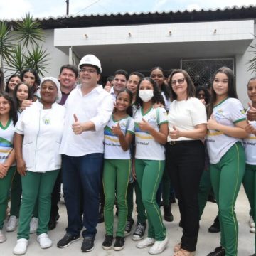 Rafael Fonteles inaugura estádio de futebol em Ipiranga e visita obras em andamento