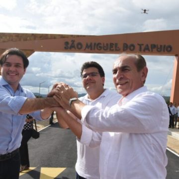 Rafael inaugura obras e anuncia investimentos em São Miguel do Tapuio