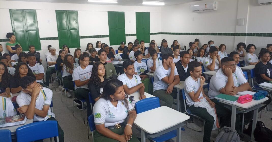 Seduc visita escola para acompanhar programa Recomposição da Aprendizagem