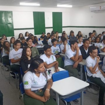 Seduc visita escola para acompanhar programa Recomposição da Aprendizagem