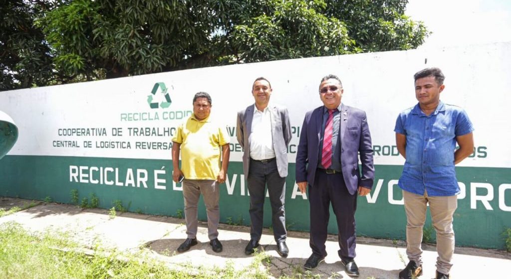 Parceria entre Semec e FWF vai ofertar cursos de qualificação e contribuir com a reciclagem