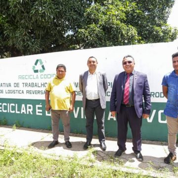 Parceria entre Semec e FWF vai ofertar cursos de qualificação e contribuir com a reciclagem