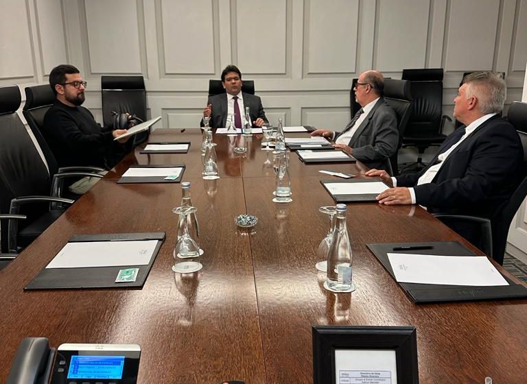 Governador Rafael e investidores internacionais assinam protocolos para investimento em energia limpa e hidrogênio verde no Piauí