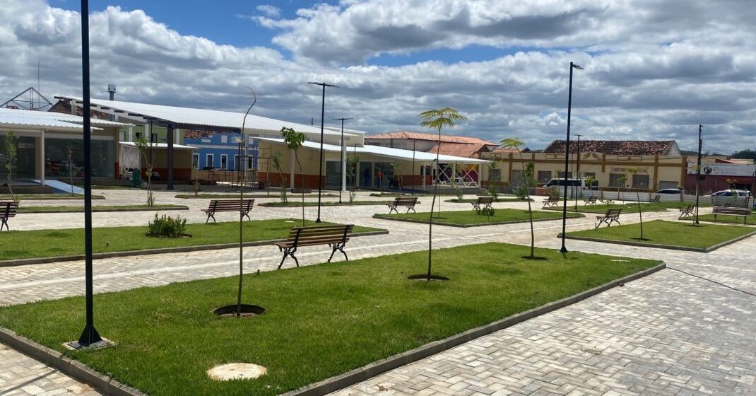 Secretaria de Infraestrutura conclui reforma da maior praça do Piauí