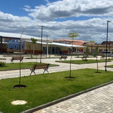 Secretaria de Infraestrutura conclui reforma da maior praça do Piauí