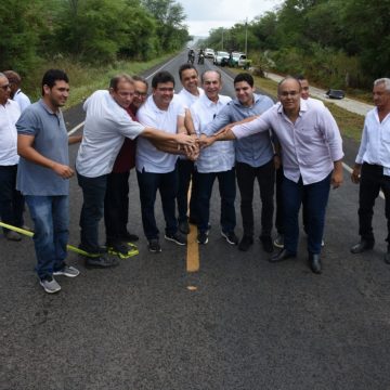 Governador inaugura estradas e obras de fomento ao turismo em São João do Piauí