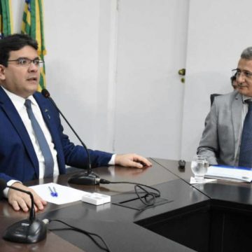 Rafael Fonteles anuncia concursos com 160 vagas para docente e técnico da Uespi