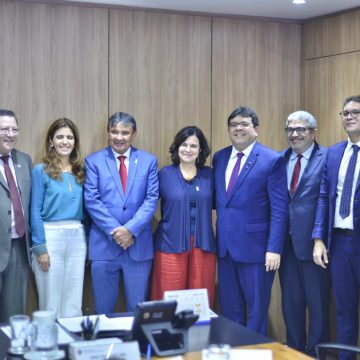 Governador apresenta programa de Telessaúde à ministra da Saúde e anuncia novos investimentos em alta e média complexidade