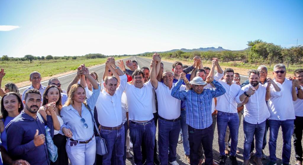 Governador inaugura asfalto do aeródromo e da PI-256 em Curimatá