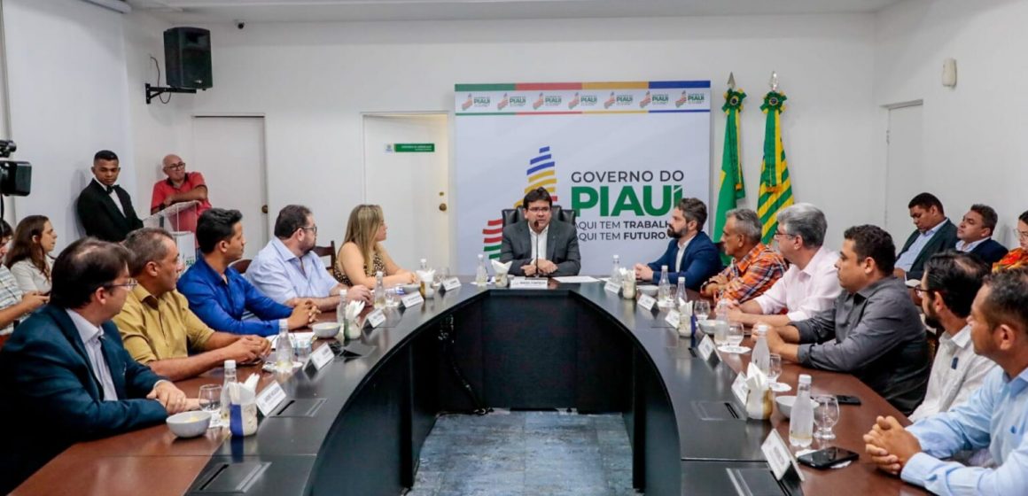 Governador anuncia UTIs equipadas e com equipe multidisciplinar para os hospitais de Uruçuí e Corrente