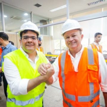 Rafael e Brandão trocam experiências no Porto do Itaqui, em São Luís (MA)