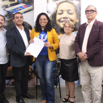 Semec fecha parceria com faculdade de psicologia