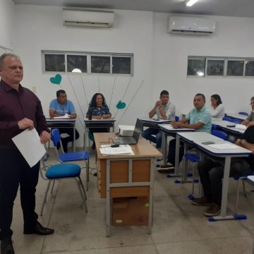 Semec realiza reunião com gestores sobre cursos profissionalizantes da EJA