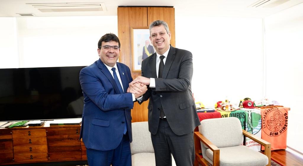 Rafael discute viagens aos EUA e China em busca de investimentos