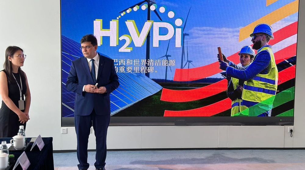 Em busca de investidores na China, governador visita Zona Internacional que abriga 170 empresas da área do Hidrogênio