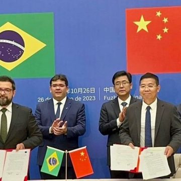 Na China, governador firma acordos para desenvolvimento do Porto de Luís Correia e da ZPE de Parnaíba