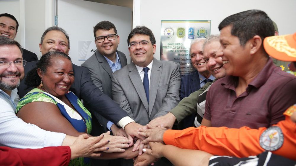 Governador inaugura unidade de segurança no Encontro dos Rios e anuncia Patrulha Cidadã nos bairros