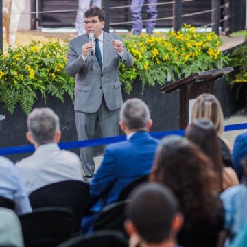 Governador entrega medalhas a produtores rurais e libera mais de R$ 450 mil para 41 famílias