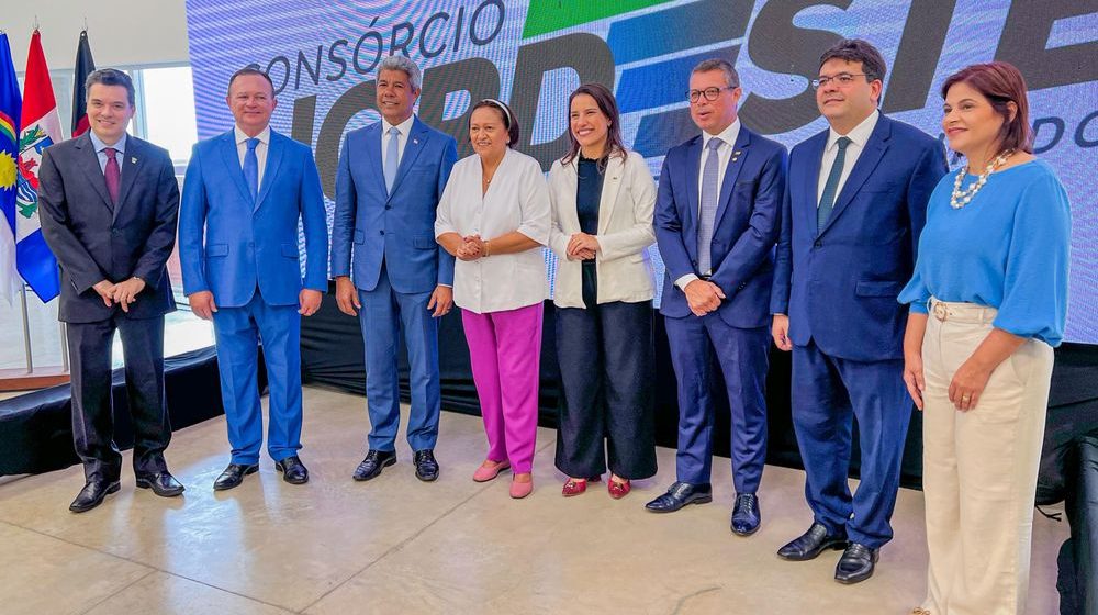 Em Natal, Rafael Fonteles participa da posse de Fátima Bezerra como presidente do Consórcio Nordeste