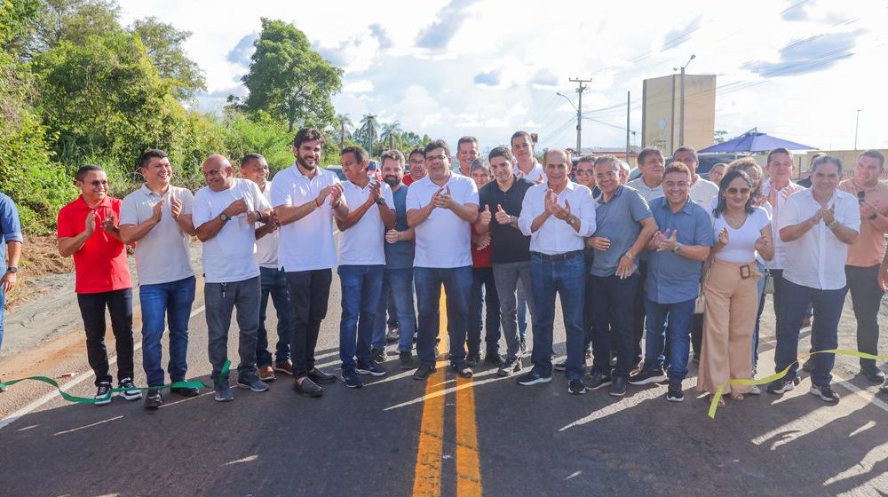 Em Floriano, governador Rafael inaugura recuperação de rodovia e reforma de escola