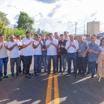 Em Floriano, governador Rafael inaugura recuperação de rodovia e reforma de escola