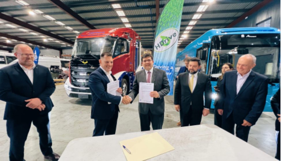 Governador assina acordo com empresa australiana para impulsionar tecnologias com hidrogênio verde no Piauí