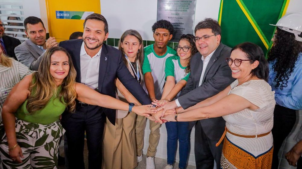 Rafael Fonteles entrega reforma do Ceti Áurea Freire, no bairro Saci, em Teresina
