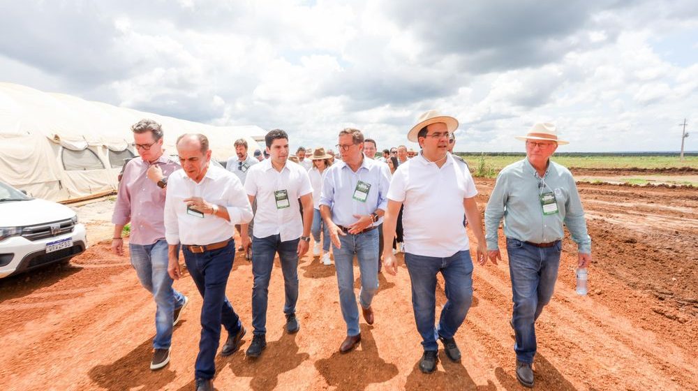 Rafael Fonteles visita construção de usina que vai ser capaz de suprir toda demanda de etanol do Piauí