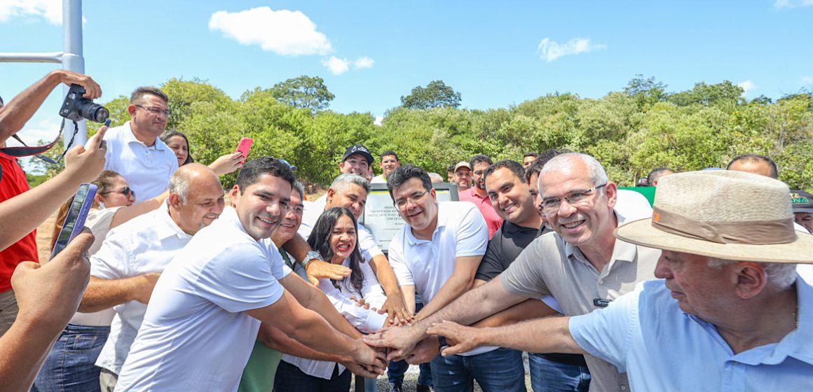 Rafael Fonteles entrega obras de mobilidade e confere funcionamento de serviços em Novo Santo Antônio
