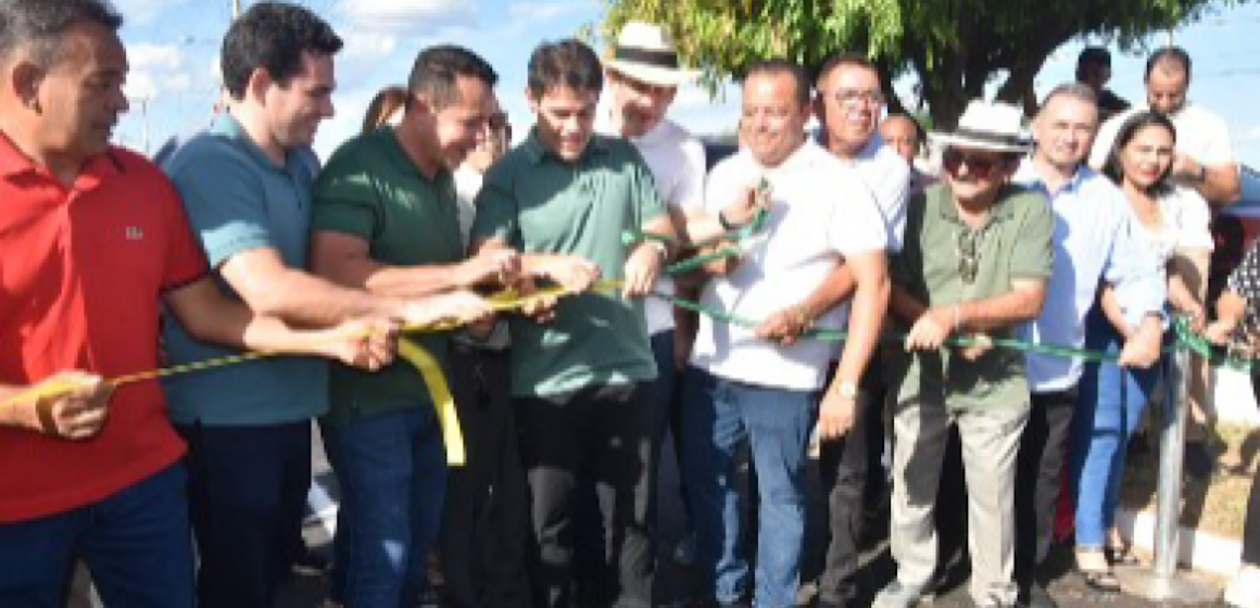 Severo Eulálio inaugura asfaltamento em 20 ruas das cidades de São João da Canabrava e Sussuapara