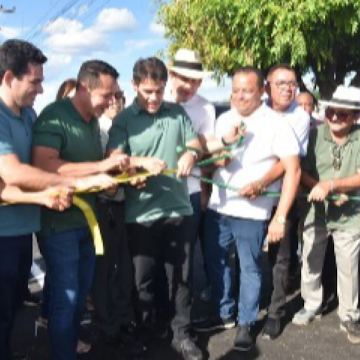 Severo Eulálio inaugura asfaltamento em 20 ruas das cidades de São João da Canabrava e Sussuapara