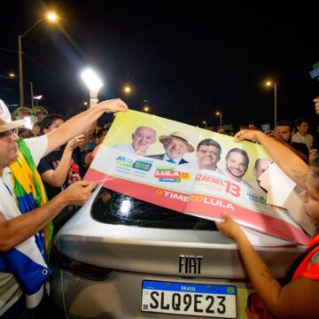 Mega adesivaço marca lançamento oficial da campanha de Rafael à reeleição